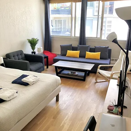 Cozy Near The Eiffel Tower